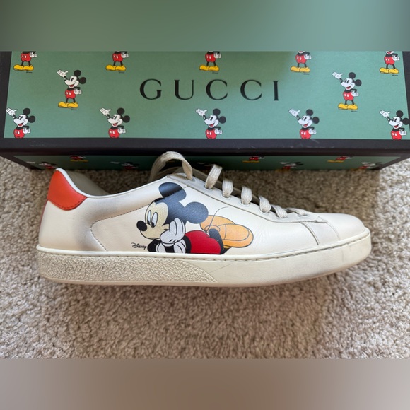 Disney x Gucci Mickey Mouse Sneakers - Picture 2 of 16